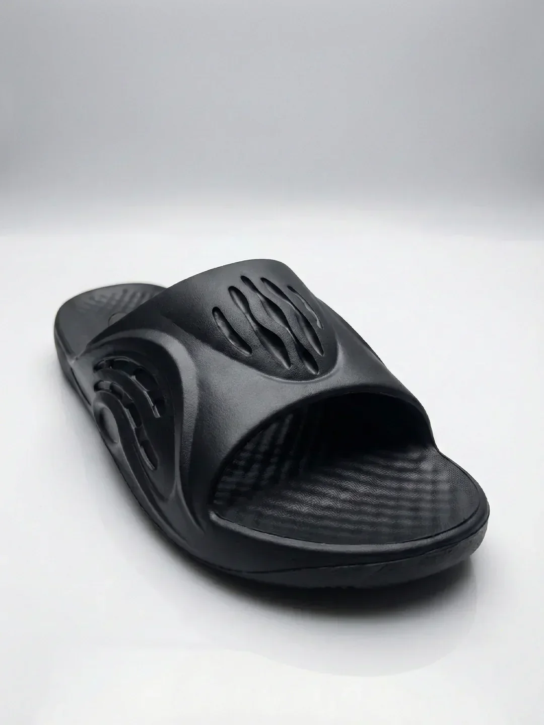 bigbanana Bastion-Black Unisex Slipper