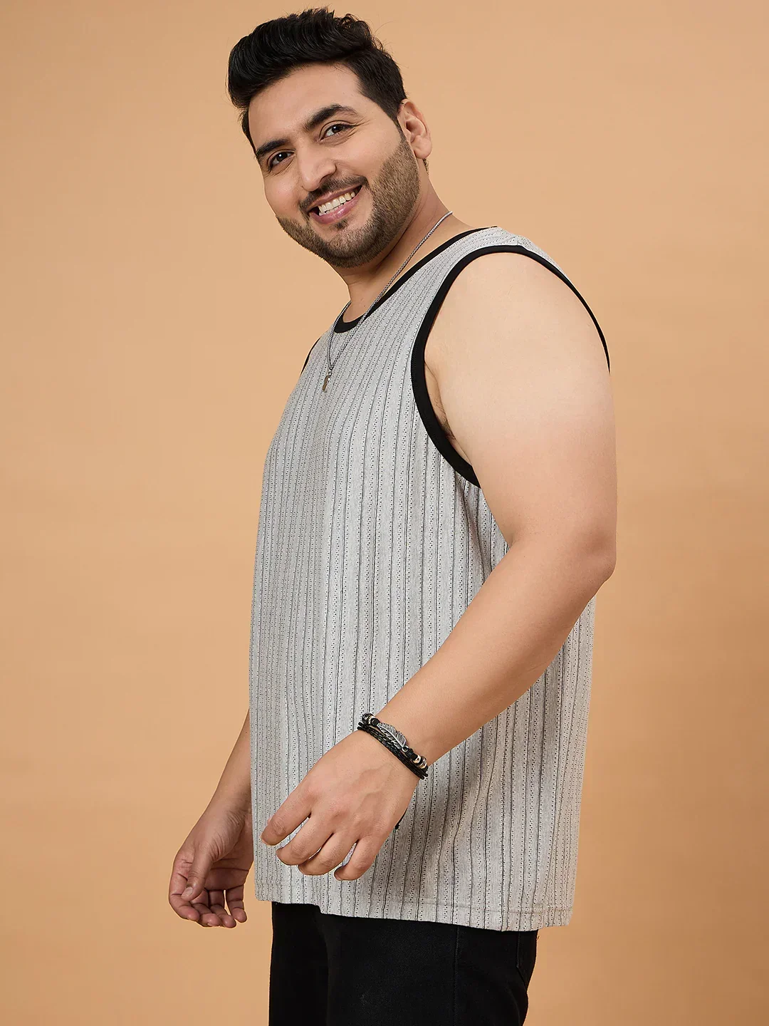 Men Plus Size Grasp White Solid Vest - Image 3