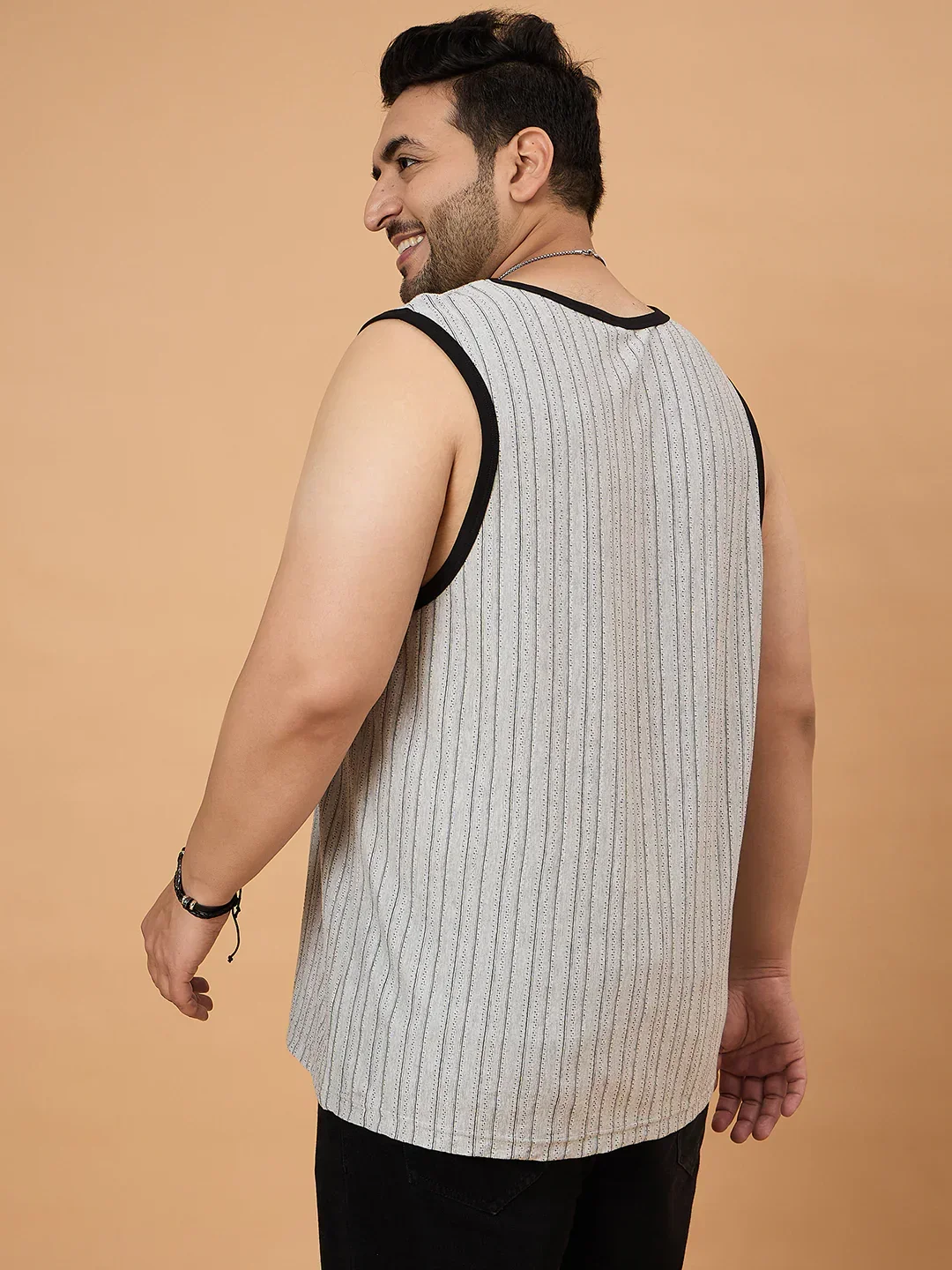 Men Plus Size Grasp White Solid Vest - Image 5