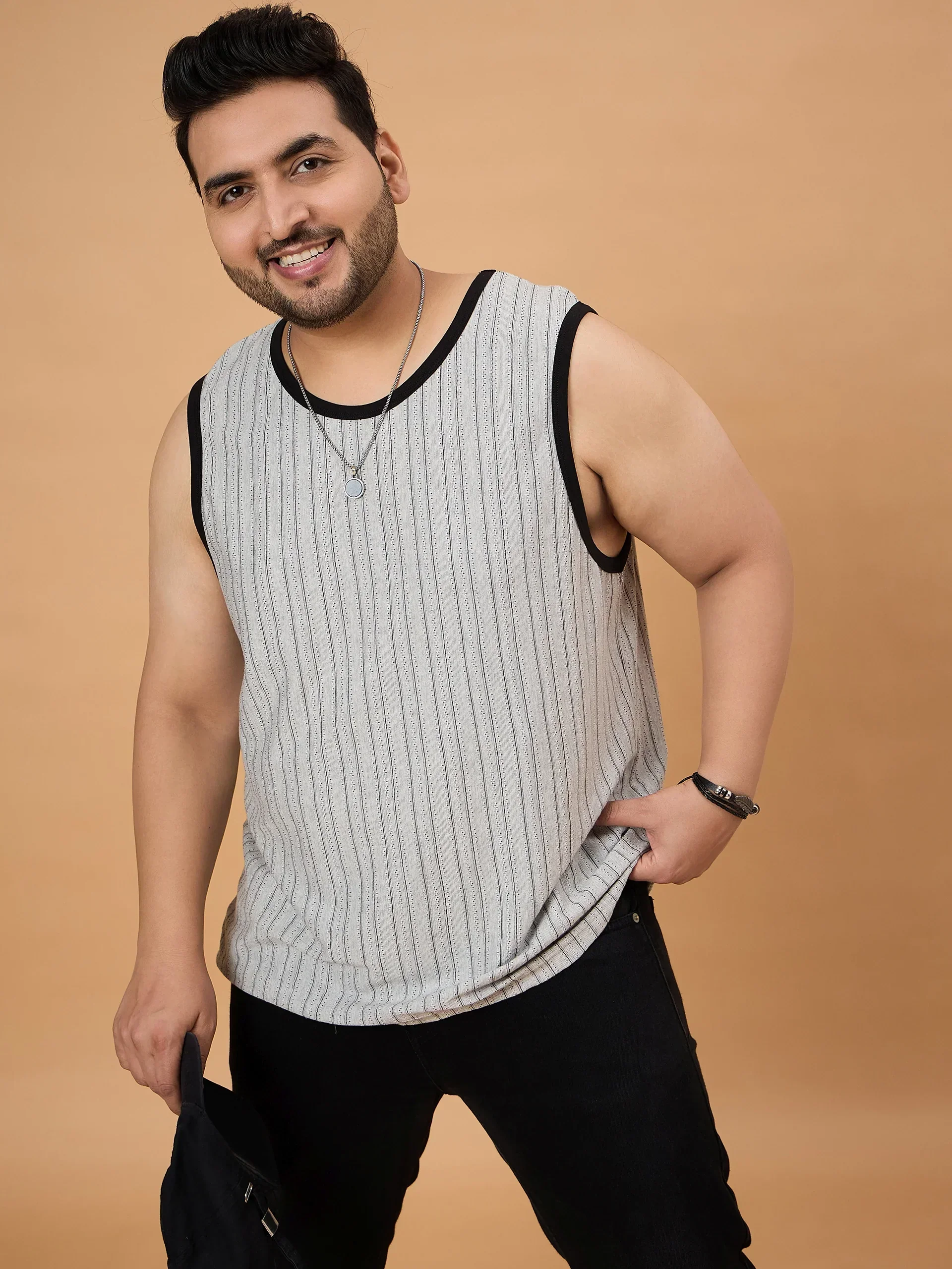 Men Plus Size Grasp White Solid Vest - Image 7