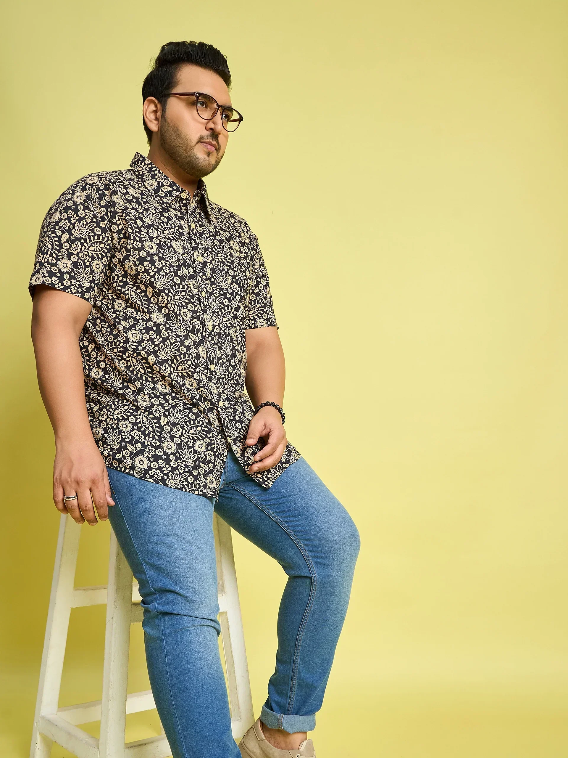 Men Plus Size Hebrew Cream Floral Print Black shirt - Image 7